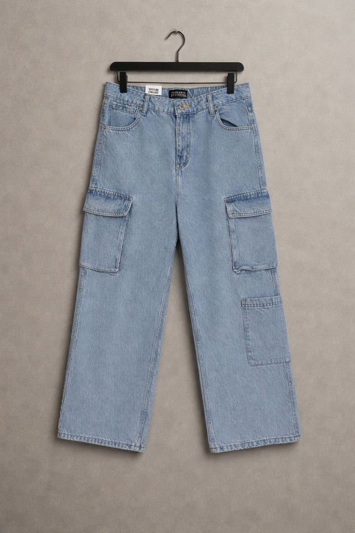 Women Wide Leg Cargo Jeans